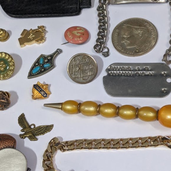 Vintage Junk Drawer Lot Jewelry & Bits For Crafts - Picture 8 of 12